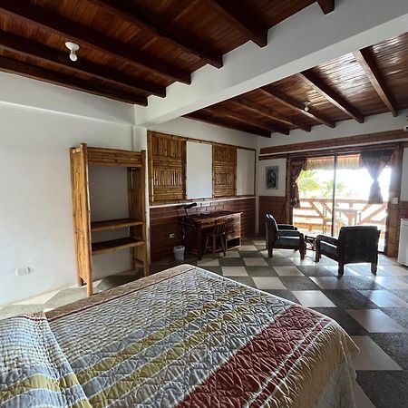 Victor Hugo Hotel Puerto López 외부 사진