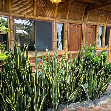 Victor Hugo Hotel Puerto López 외부 사진