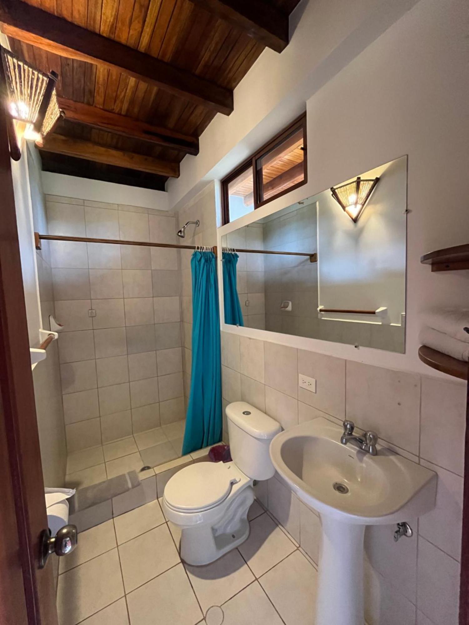 Victor Hugo Hotel Puerto López 외부 사진