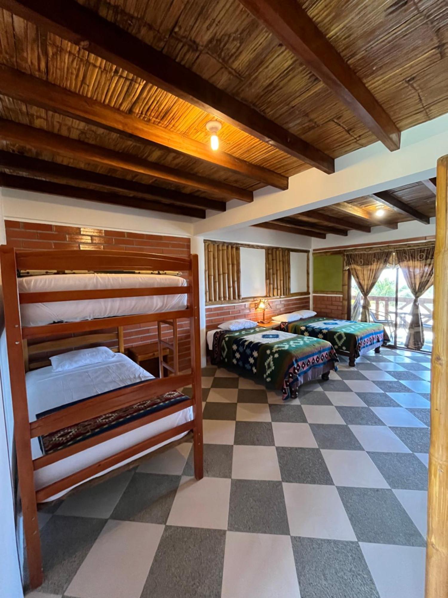 Victor Hugo Hotel Puerto López 외부 사진
