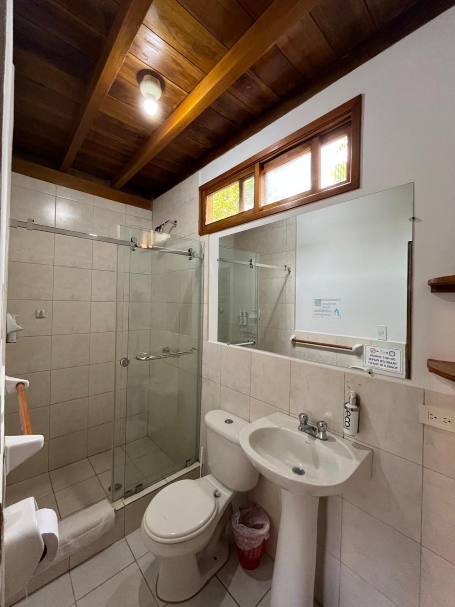 Victor Hugo Hotel Puerto López 외부 사진