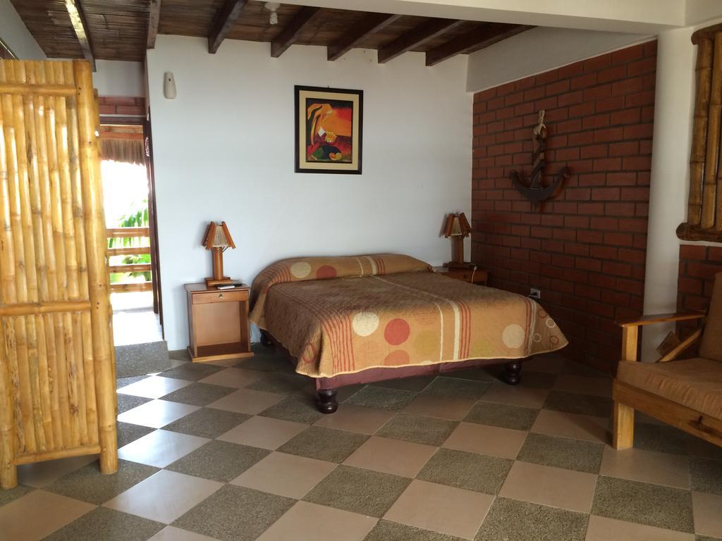 Victor Hugo Hotel Puerto López 외부 사진